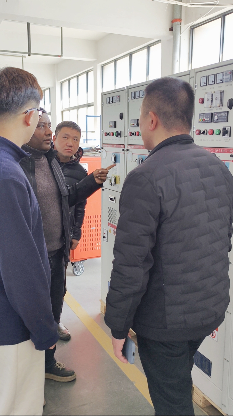 Οι εμπειρογνώμονες της ΕΕΕ επισκέφτηκαν το Kexun για το πρόγραμμα υποσταθμών 20 σετ